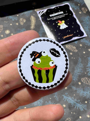 Creepy Cupcake Halloween Badge / Magnet – Spooky Dessert Pin